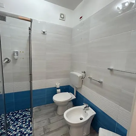 Centrale N 74 לינה וארוחת בוקר 3*