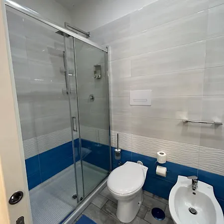 לינה וארוחת בוקר Centrale N 74 נאפולי